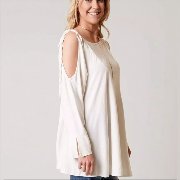 Free People Clear Skies Tunic Top Oversized Cold Shoulder size XS - Picture 3 of 9